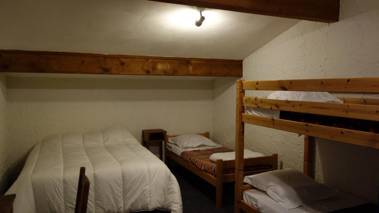 Hotel Les Gentianes La Morte Room photo